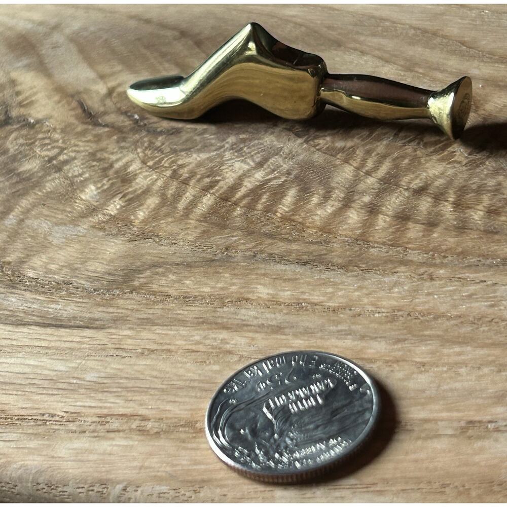 Vintage Brass Shoe Tobacco Pipe Tamper CW Williamsburg Restoration Great Shape - Picture 6 of 6